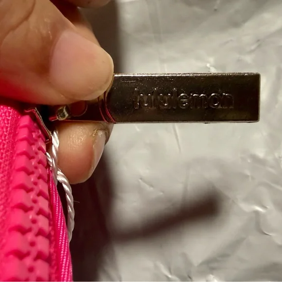 lululemon athletica Hot Pink Everywhere Belt Bag - Picture 4 of 11